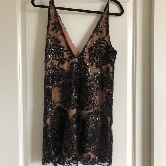 Nice dress - Picture 2 of 2